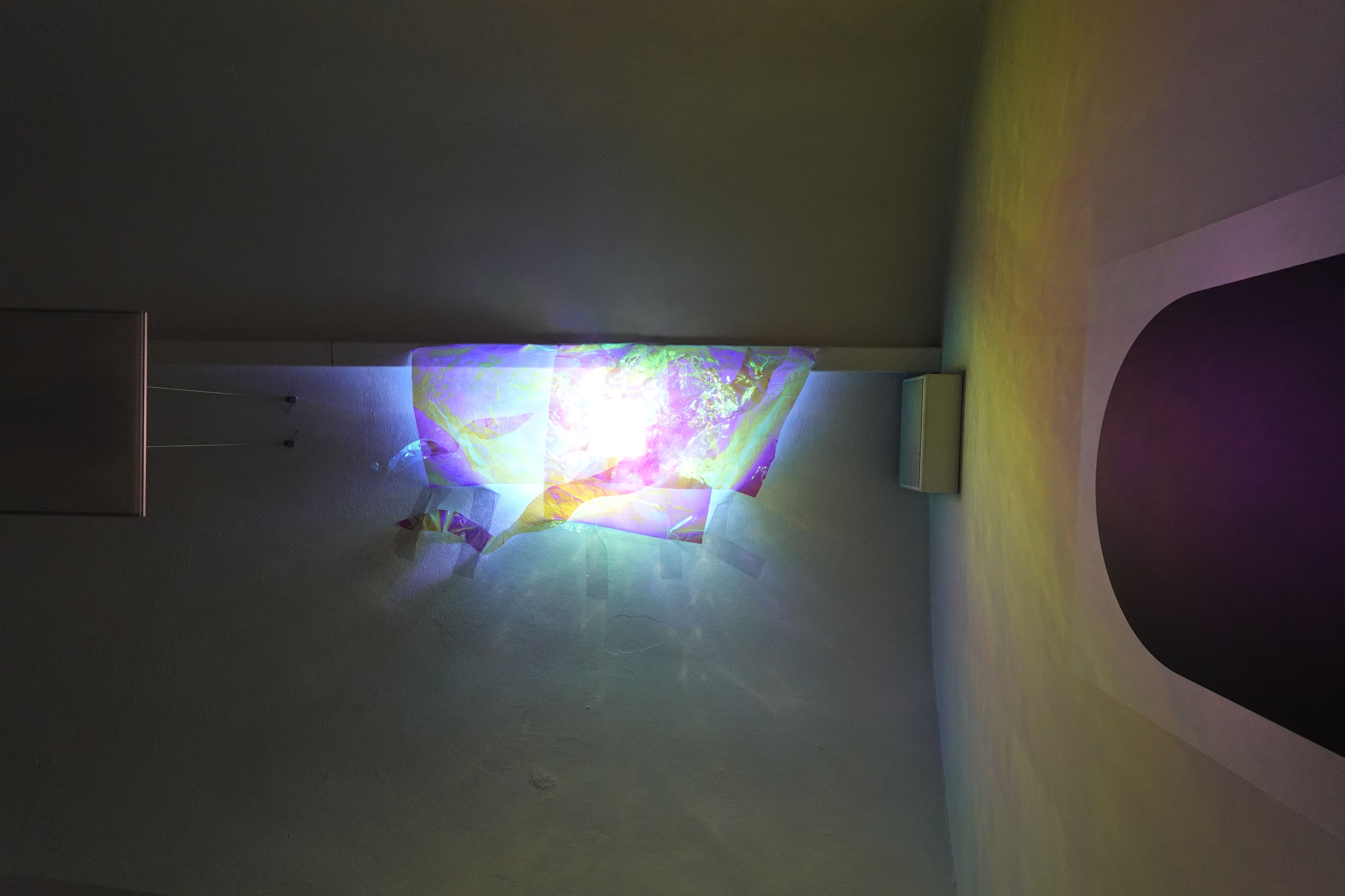 Light installation on the ceiling